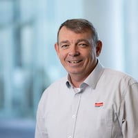 Portrait photo of Mark Snook